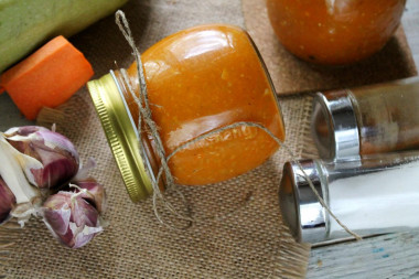 Squash caviar through a meat grinder with tomato paste