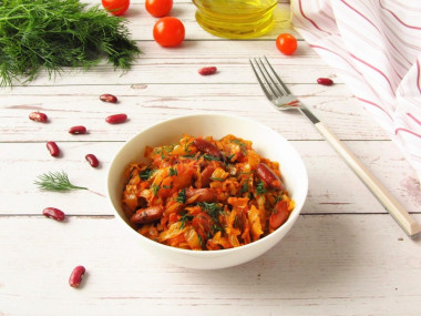 Stewed cabbage with beans