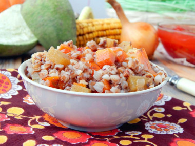 Buckwheat with minced meat and vegetables