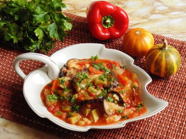 Vegetable stew with eggplant for winter