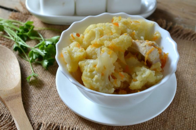 Chicken with cauliflower in slow cooker