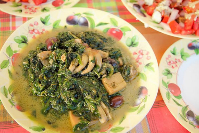 Cuttlefish with spinach