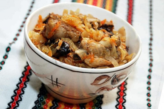 Bigus with prunes and sauerkraut