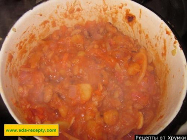 Vegetable stew with zucchini, cabbage, tomatoes and carrots