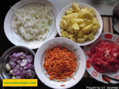 Vegetable stew with zucchini, cabbage, tomatoes and carrots