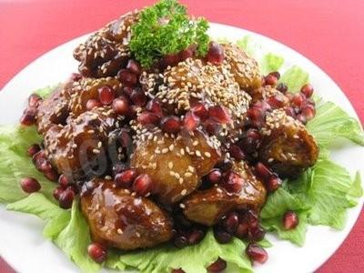 Chicken in pomegranate sauce in Hebrew