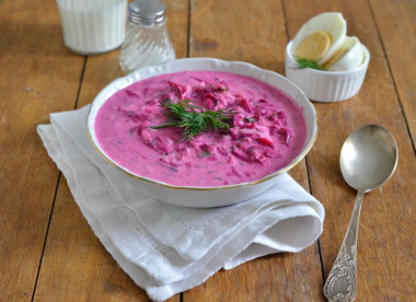 Lithuanian cold borscht with beetroot kefir