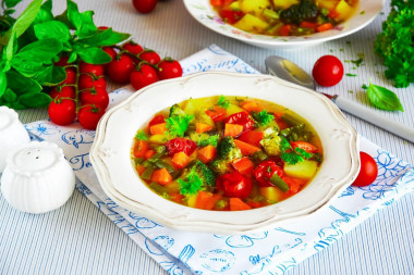 Vegetable soup with meat broth