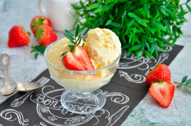 Homemade cream ice cream