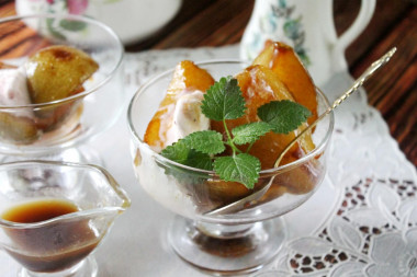 Caramel pears without alcohol