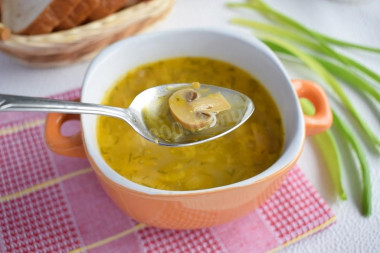 Mushroom soup with mushroom chicken with potatoes