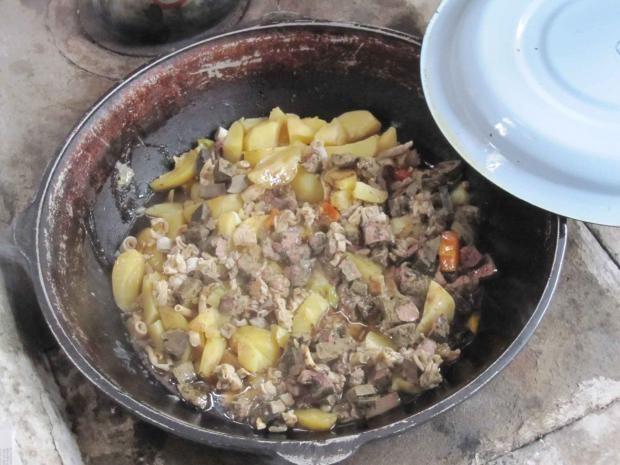 Lamb with potatoes in Kazakh Kyurdak