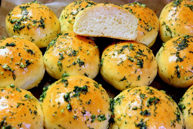 Ukrainian dumplings with garlic for borscht in the oven with yeast