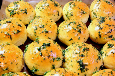 Ukrainian dumplings with garlic for borscht in the oven with yeast