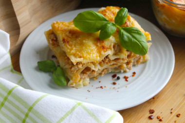 Classic lasagna with minced meat in the oven is simple