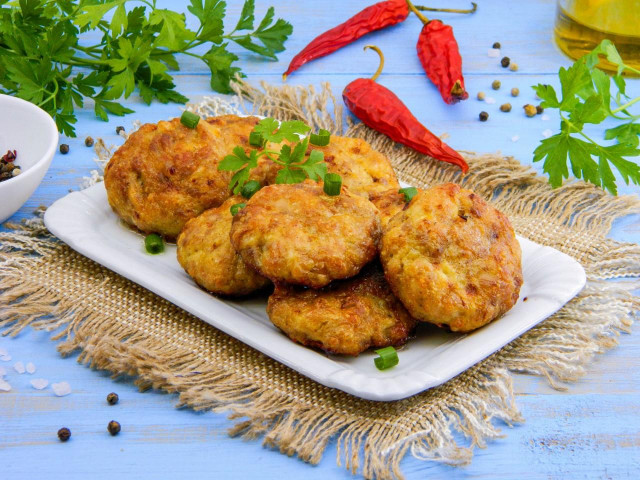 Juicy minced chicken cutlets in the oven