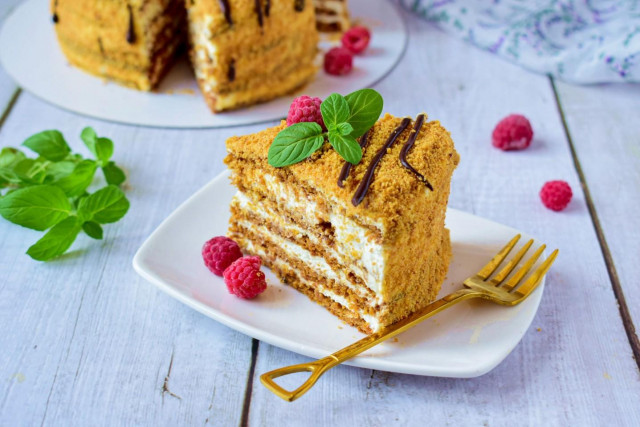 Classic honey cake custard