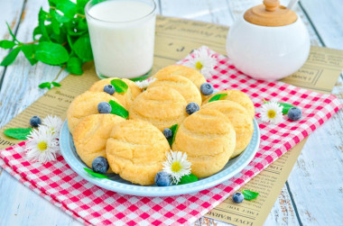 Delicious quick and simple cookies for tea in the oven