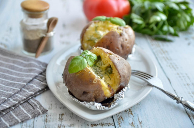 Crumbs of potatoes in the oven