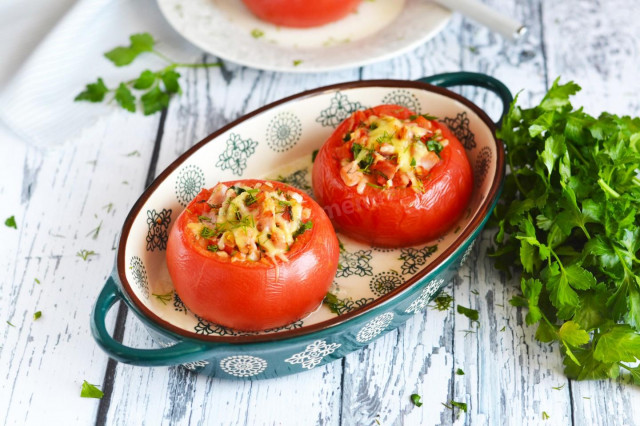 Stuffed tomatoes with ham and cheese