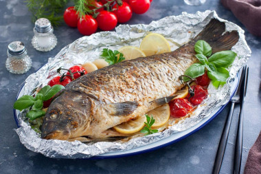 Carp in the oven baked entirely in foil