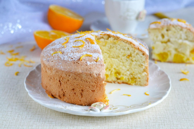 Simple orange pie in the oven