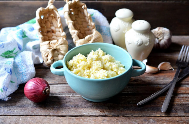 Crumbly millet porridge on water