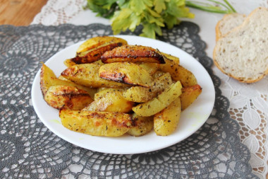 Potato slices baked in the oven