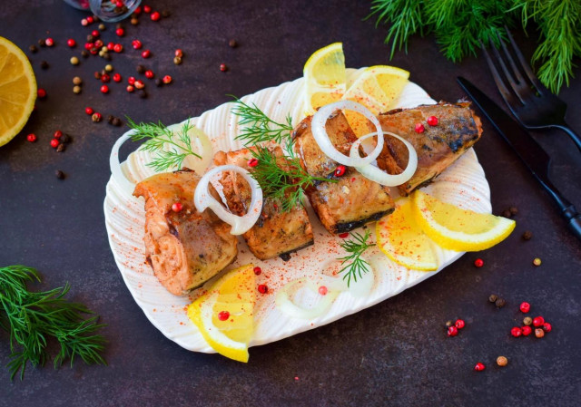 Mackerel in onion husks in 3 minutes fast and delicious