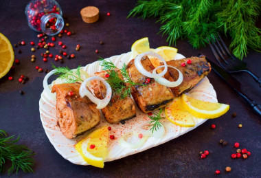 Mackerel in onion husks in 3 minutes fast and delicious