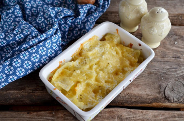 Cabbage in sour cream in the oven