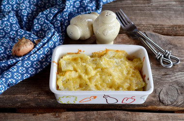 Cabbage in sour cream in the oven