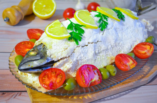 Salt-baked mackerel in the oven