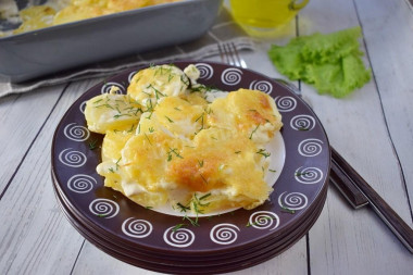 Potatoes in cream in the oven