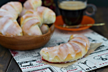 Bagels made of yeast dough with jam