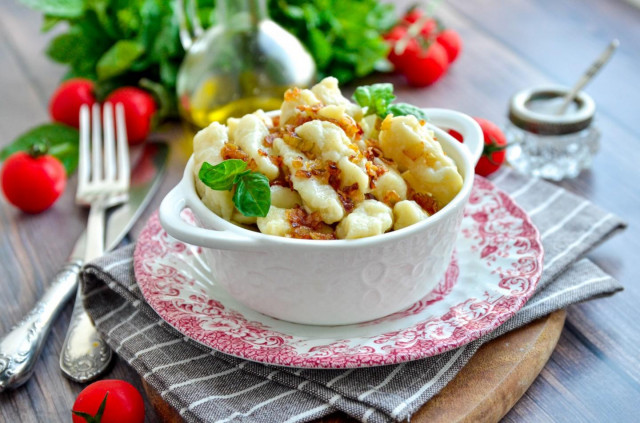 Lazy dumplings with potatoes