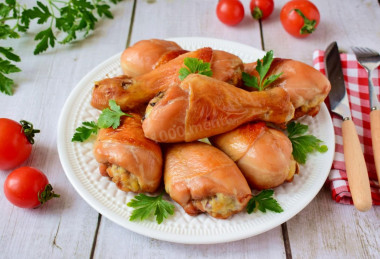 Chicken drumsticks in the oven with a crispy crust