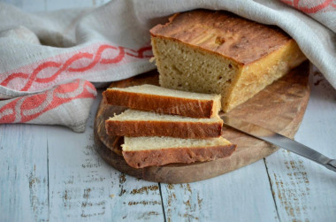 Wheat bread with rye sourdough in the oven