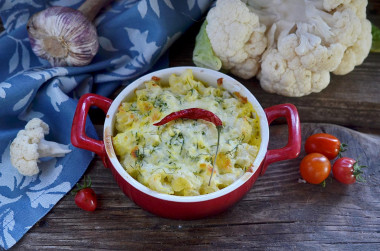 Cauliflower casserole in the oven with cheese