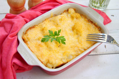 Cauliflower in the oven with egg and cheese