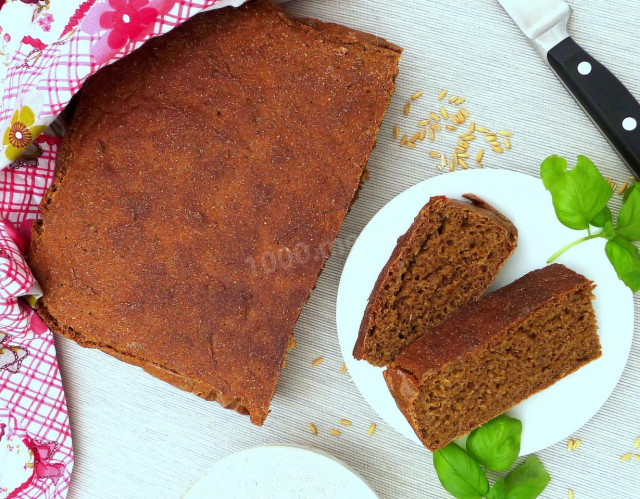 Plain rye bread without kneading on sourdough in the oven