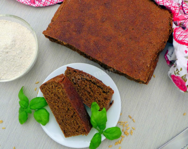 Plain rye bread without kneading on sourdough in the oven