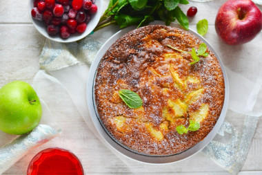 Aspic pie with apples in the oven