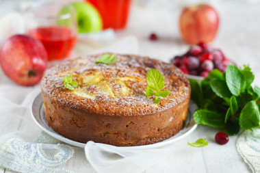 Aspic pie with apples in the oven