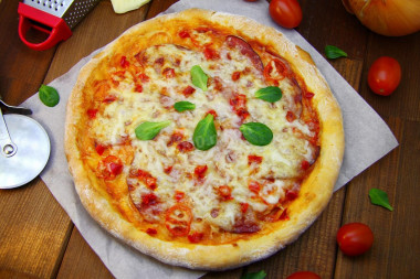 Kefir pizza without yeast in the oven