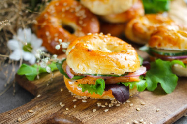 Bagel with salmon