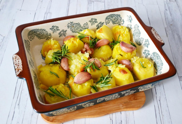 Baked potatoes in the oven