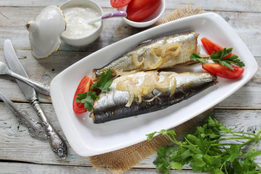 Herring in the oven baked in foil