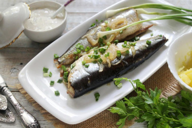 Herring in the oven baked in foil