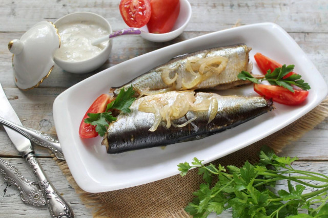 Herring in the oven baked in foil